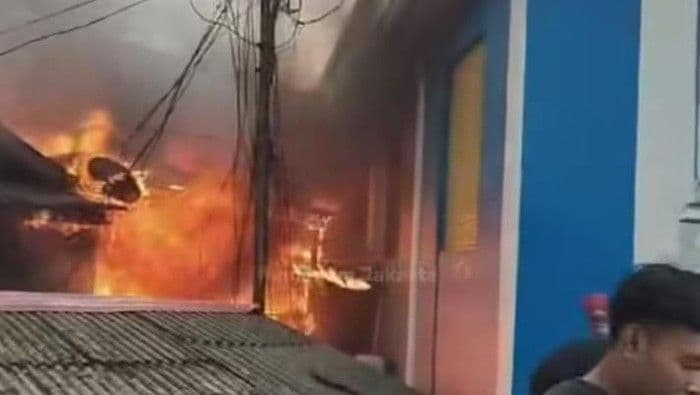 14 Orang Terluka dan Puluhan Rumah Terbakar di Jakarta Barat